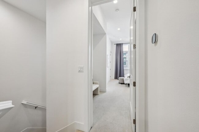 Building Photo - 3479 Client Cmn