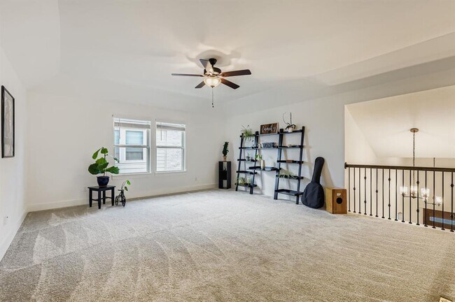 Building Photo - 6800 Cliff Rose Dr