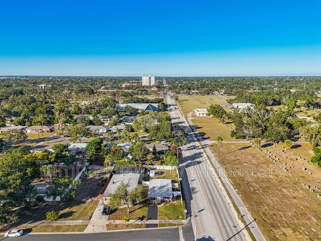 Building Photo - 5801 Emerson Ave S