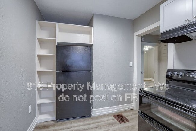 Building Photo - 5702 Euclid Ave E