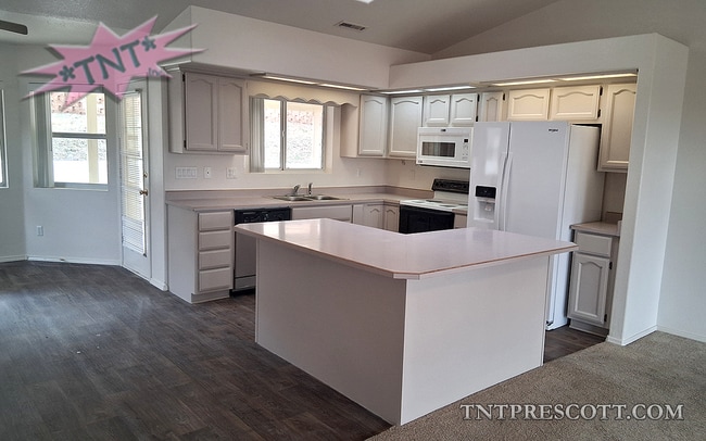 Building Photo - Home in Prescott Valley