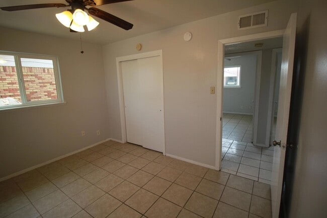 Building Photo - 5725 Waycross Ave