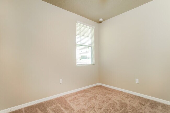 Building Photo - 824 Rivers Crossing St