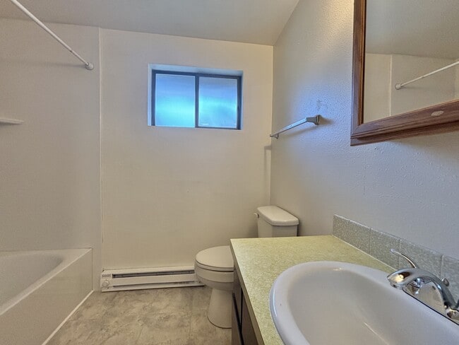 Building Photo - 3418 W 2nd Ave