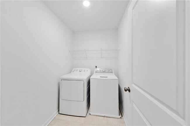 Building Photo - 4200 Pierson Trce