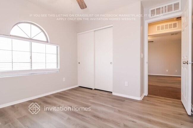 Building Photo - 23854 W Hadley St