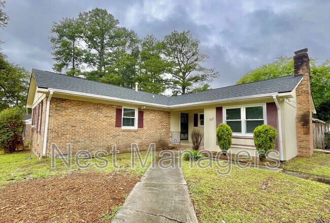 Building Photo - 717 Rockwood Dr