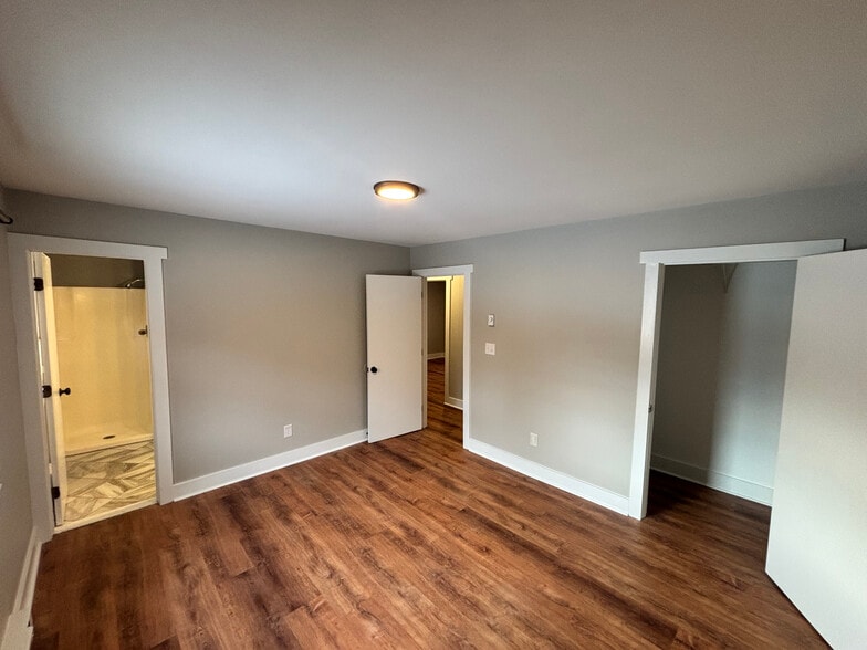 Primary Bedroom - 21116 Wells St