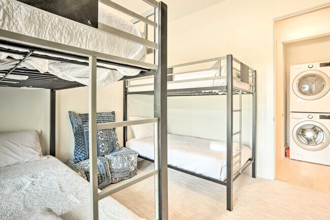 Building Photo - 15310 TX-105