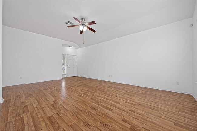 Building Photo - 22522 Fosters Park Ct