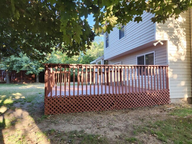 Building Photo - 4 Bed 2 1/2 Bath Home in Sandy