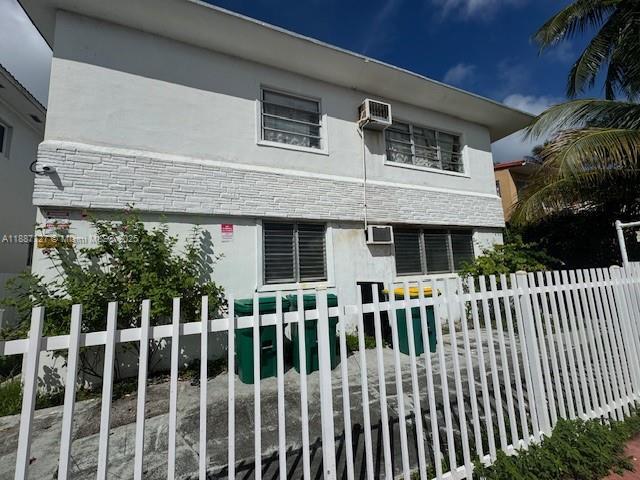 Building Photo - 8132 Harding Ave