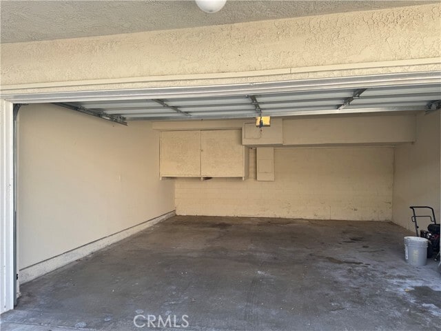 Building Photo - 836 S Sierra Vista Ave