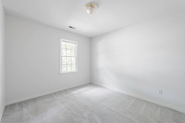 Building Photo - Great Home for Rent in the Lucks Lane Corr...