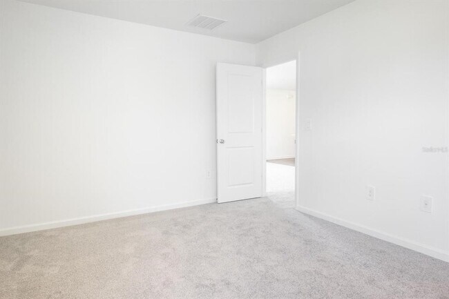 Building Photo - 3229 NE 38th St