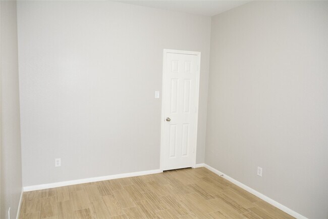 Building Photo - 14434 Long Meadow Dr