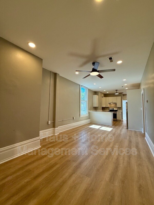 Building Photo - 906 Penn Ave