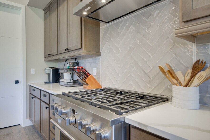 Building Photo - 203 Bridger Vale Dr