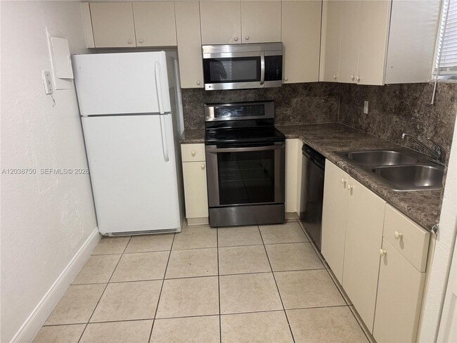 Building Photo - 4235 N University Dr
