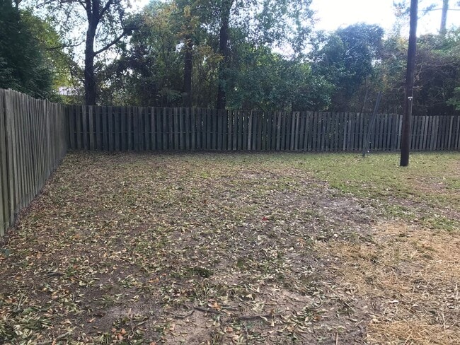 Building Photo - 112 Sycamore St