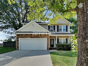 Building Photo - 645 Commander Dr