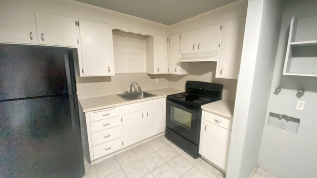 Building Photo - PM112