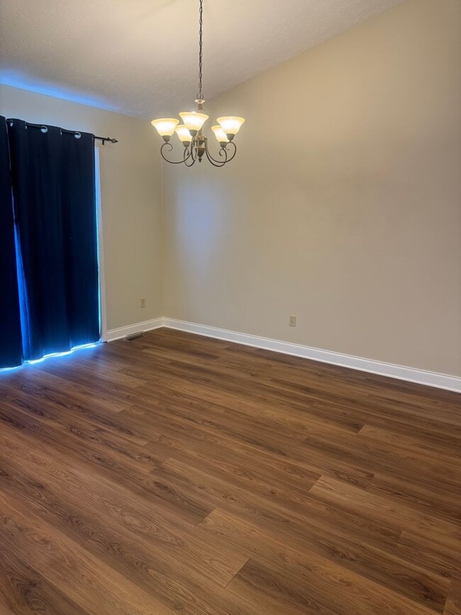 Building Photo - 2032 Bill Hicks Dr