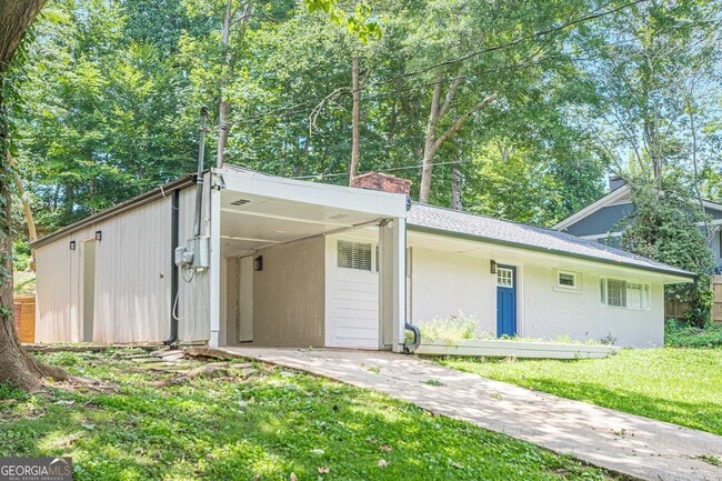 Building Photo - 2018 Bramblewood Dr NE