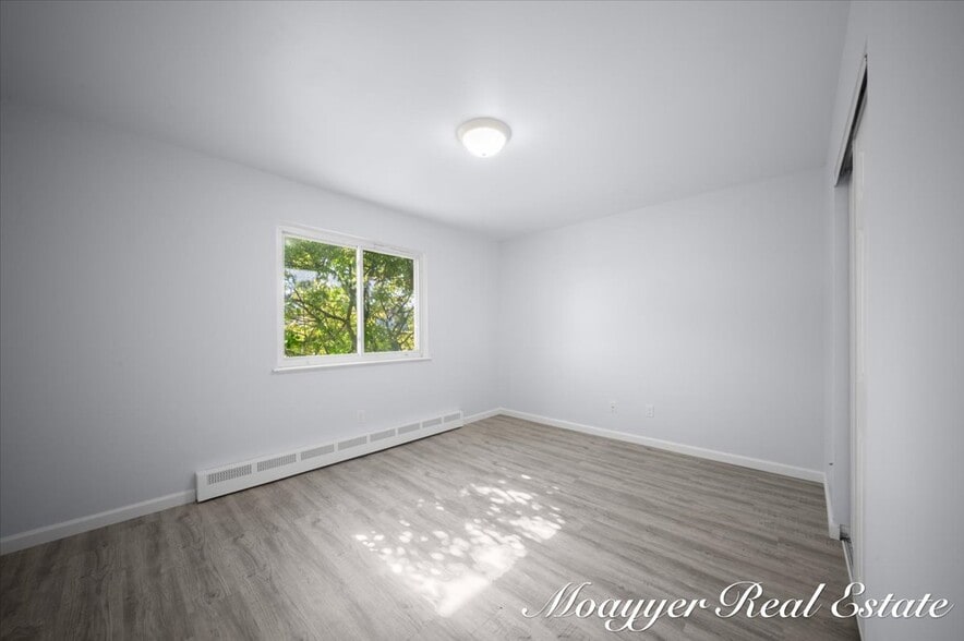 Building Photo - 1041 Abbey Ct