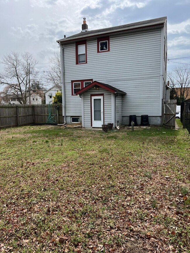 Building Photo - 5083 Homestead Ave