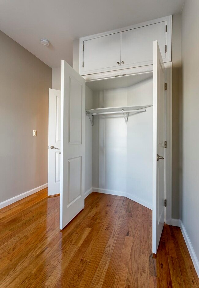 Building Photo - 30 Broadway