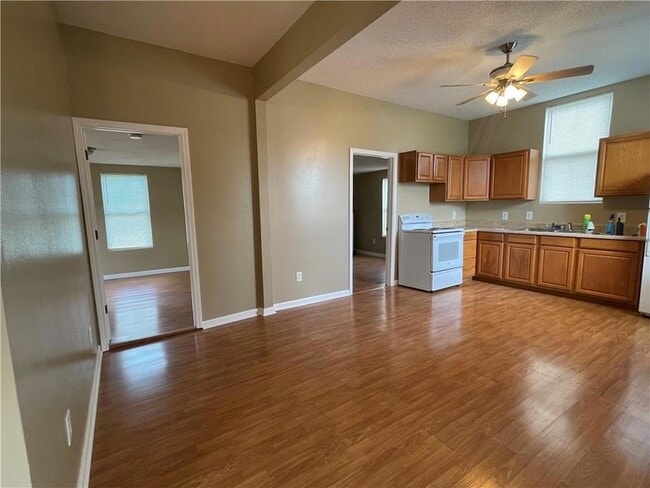 Building Photo - 2122 Stander Pl