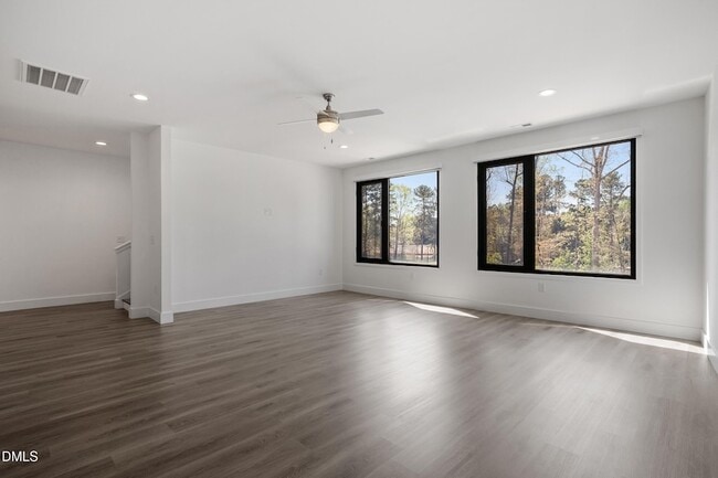 Building Photo - 2017 Jade St