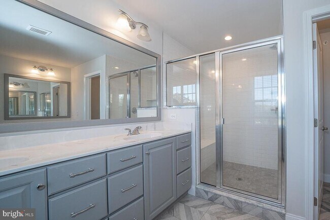 Building Photo - 3701 Parris Blvd