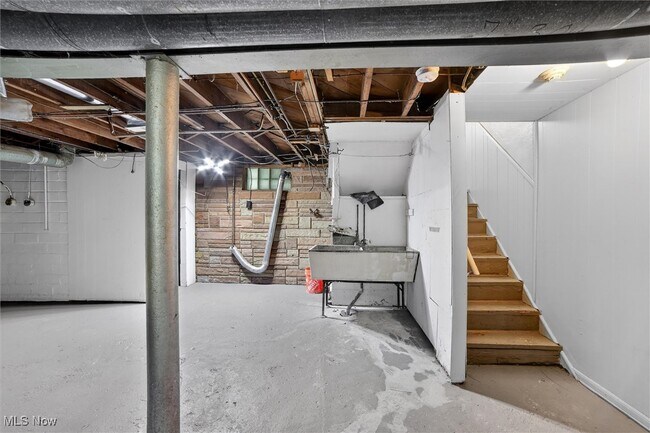 Building Photo - 4977 E 90th St