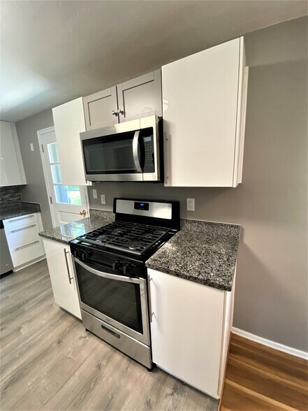 Building Photo - 754 Cottonwood Dr