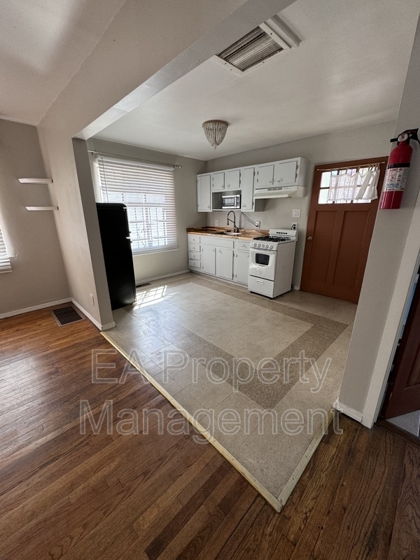 Building Photo - 505 7th St SW