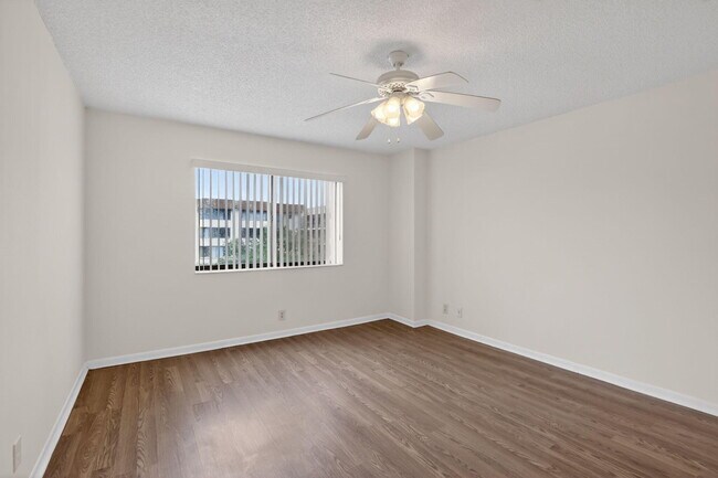 Building Photo - 8030 Hampton Blvd