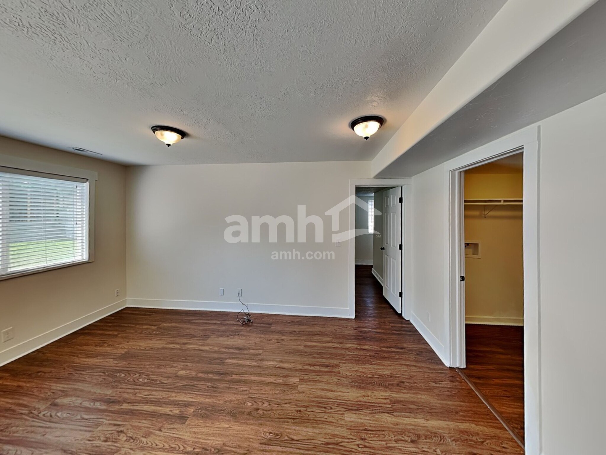 Building Photo - 5806 S Stone Flower Way