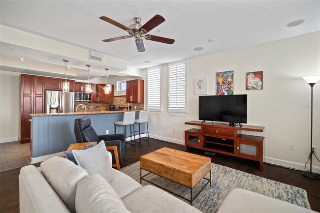 Building Photo - 435 S Oregon Ave