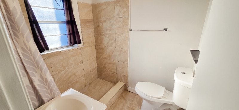 Building Photo - 306 Taylor Ave