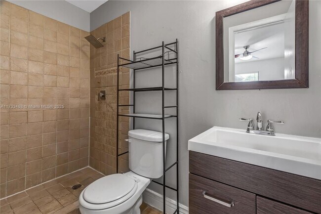 Building Photo - 2530 Coral Springs Dr