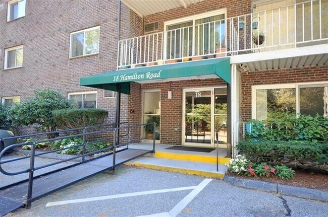 Building Photo - 18 Hamilton Rd