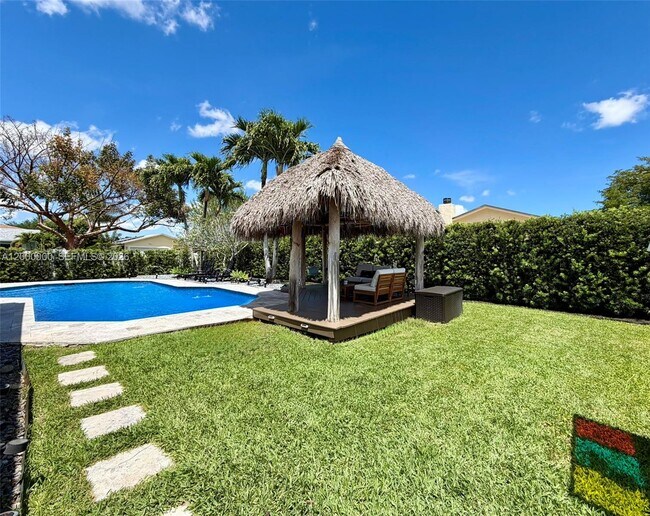 Building Photo - 5704 SW 116th Ave