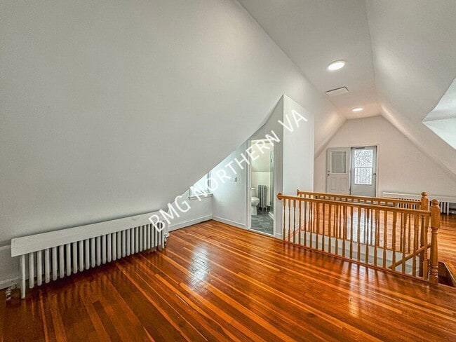 Building Photo - 4412 Volta Pl NW