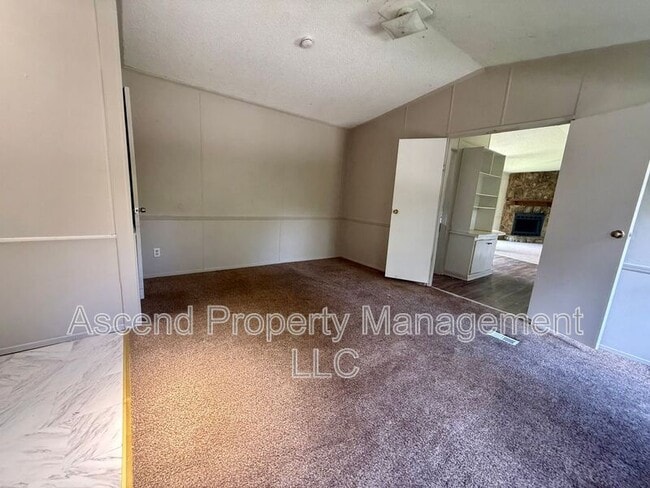 Building Photo - 8903 Nelson Rd