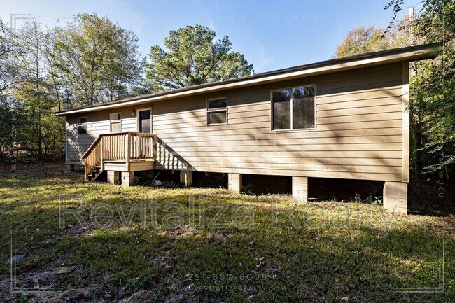 Building Photo - 1746 Cody Rd N