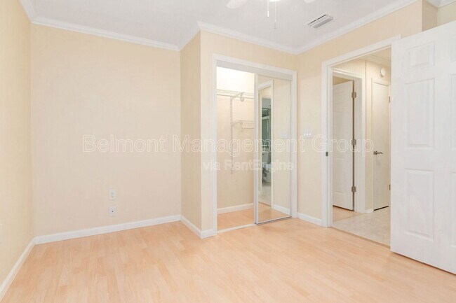 Building Photo - 644 N Knowles Ave