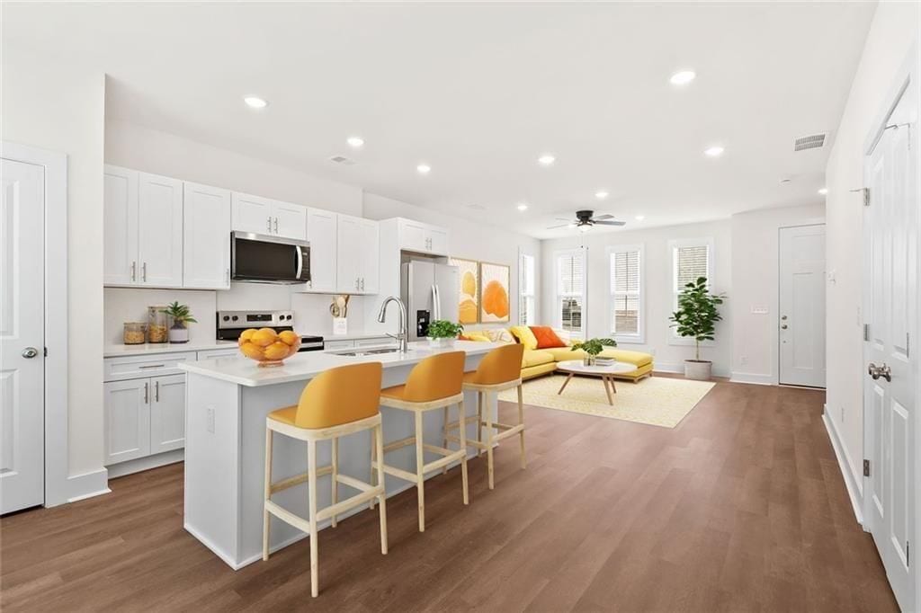 Building Photo - 195 W Lake Ave NW