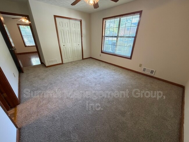 Building Photo - Locust Drive - 988